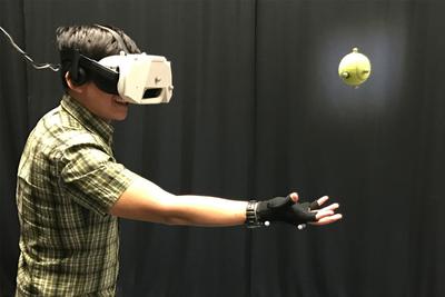 戴VR眼镜抓住现实世界中的物体：迪士尼做到了