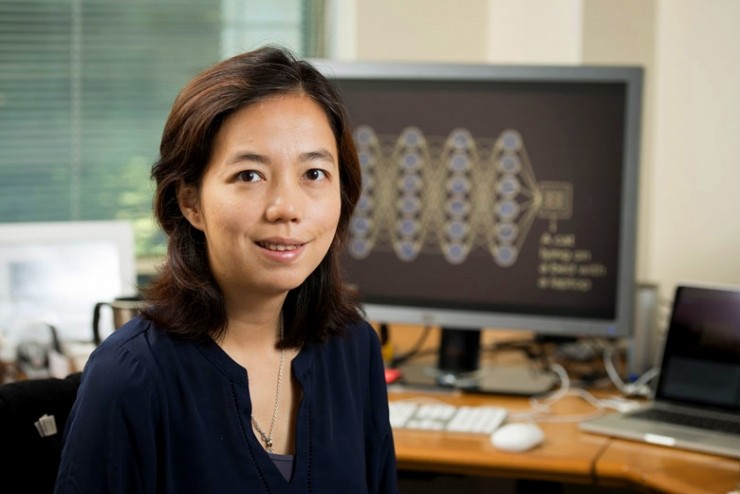 李飞飞：从洗衣妹到谷歌首席科学家，她改变了人工智能