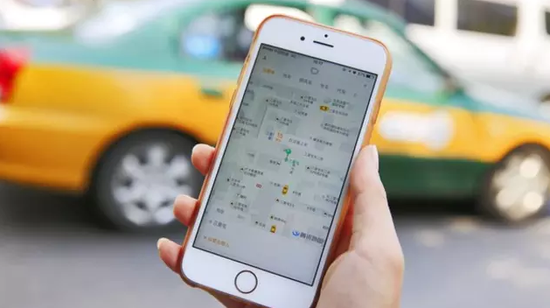 南京颁布出租车新政：价格调控 网络约车略高于巡游车
