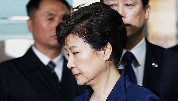 韩国法院批准逮捕前总统朴槿惠 与崔顺实关同一拘留所