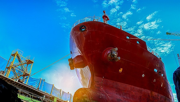 中国造船业跻身世界前列 上半年造船订单量全球第一