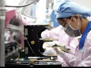 纽约毕业生卧底中国代工厂 揭秘iPhone生产工人生活