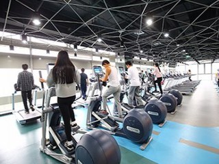 “共享健身房”被指设备少 健身器材仅有一台跑步机